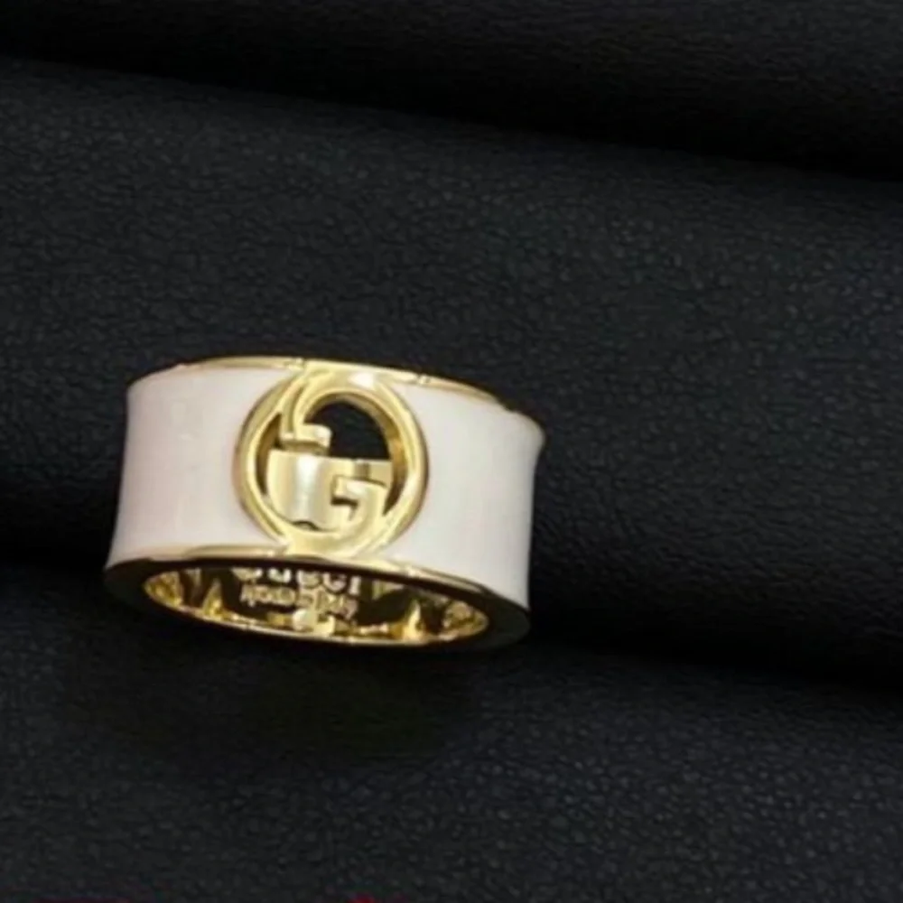 Gucci white and Gold Women's Ring